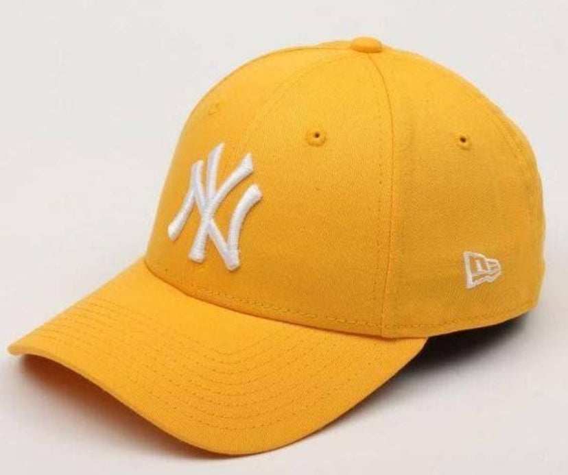 New Era New York Yankees 9FORTY Adjustable Baseball Cap - Official MLB NY Logo in Multiple Colors