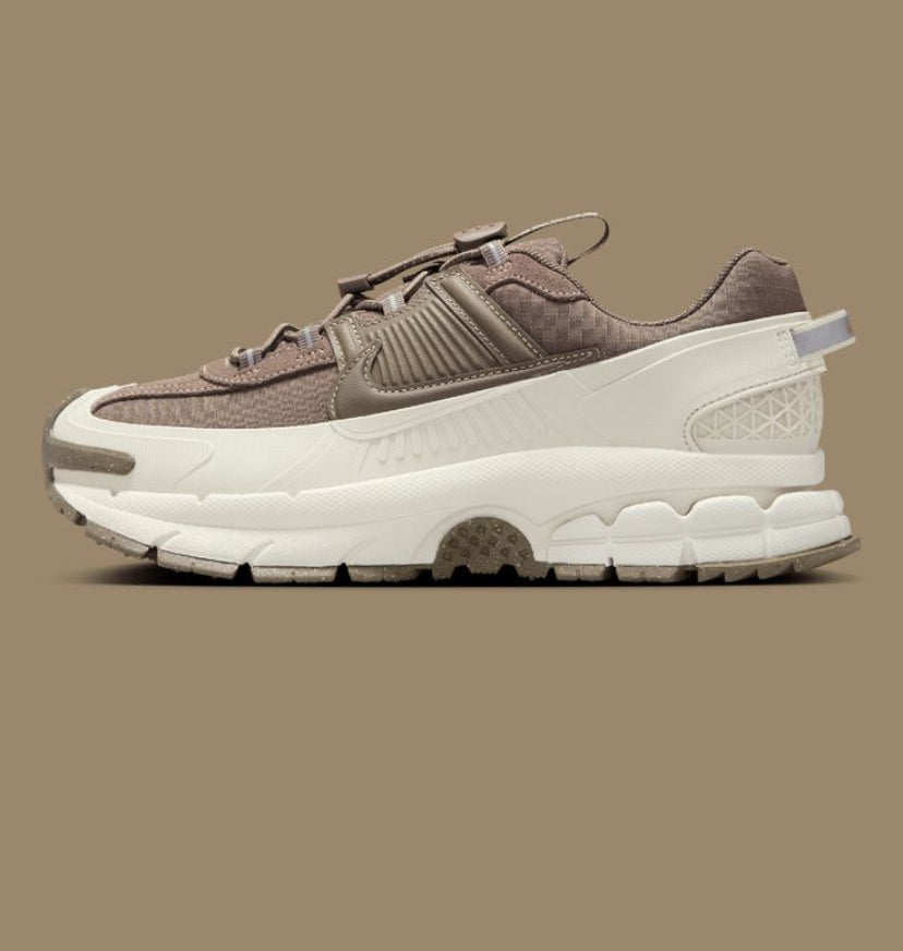 Nike Zoom Vomero Roam Unisex Black/Grey Sneakers